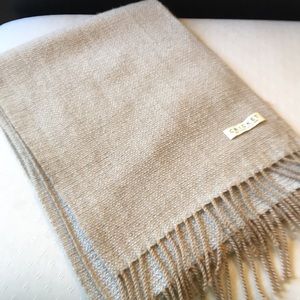 Cricket scarf